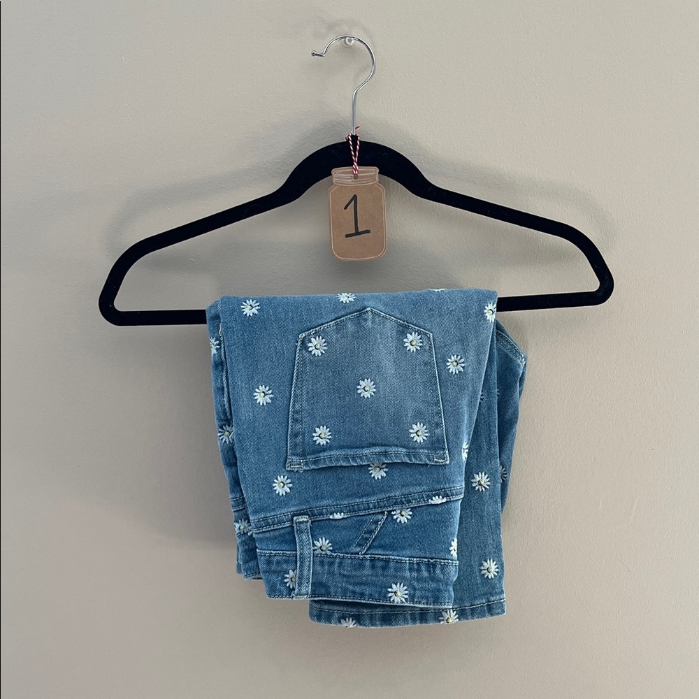 BP. Embroidered Vintage Daisy Mom Jeans
